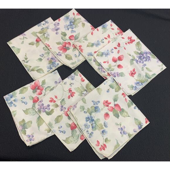 Table Napkins Cloth Floral Tea Dining Lot of 7 Pieces 17"x17" - Picture 1 of 6